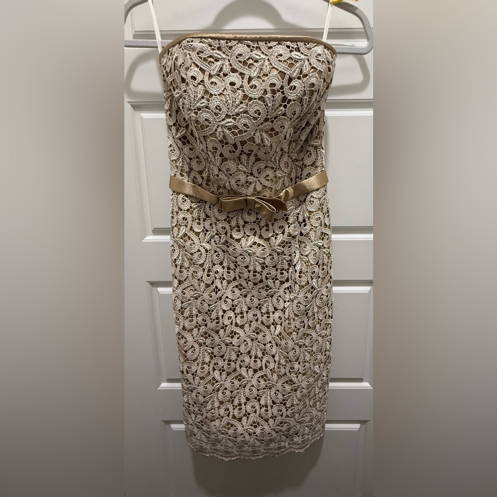 Jessica McClintock. Strapless Lace Cocktail Dress. Champagne Gold. Size 2.